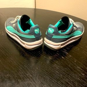 Great condition leather Puma GV special shoes